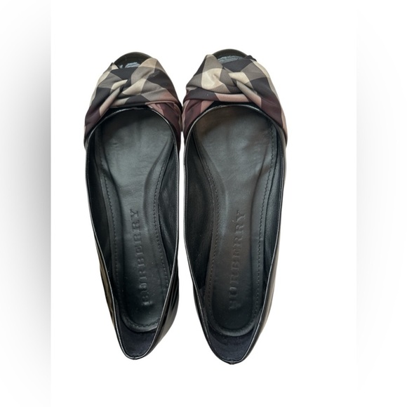 BURBERRY Nova Check Patent Leather Ribbon Ballet Flats. - Picture 1 of 6